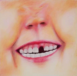 dibujo en lápiz por Sofia Candeo en Art Syamhope, retrato de un niño riendo