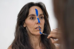 Irene Lazao danza butoh en combinacion con performance de pintura en directo de Sofia Candeo Arte Syamhope